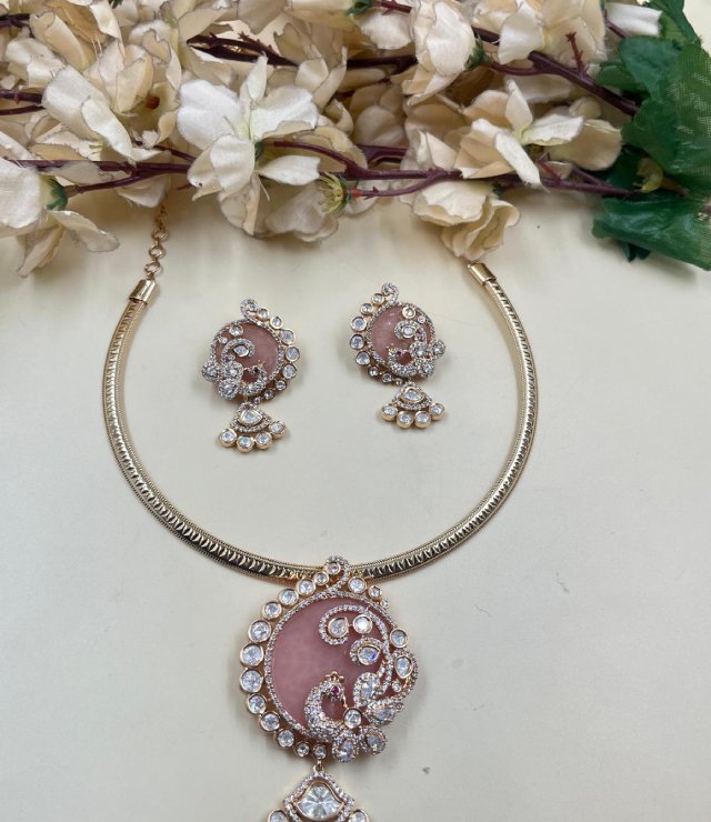 Pendant 1